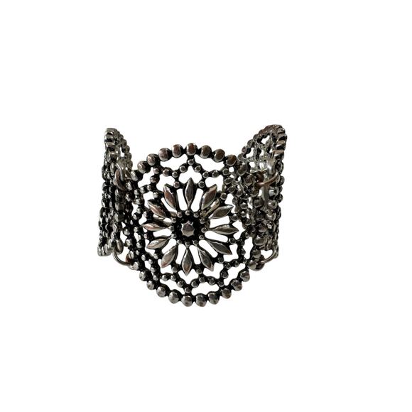 1561 Southwest style Silver tone toggle bracelet 7.5"‎ Rustic Country Vintage - Picture 1 of 4